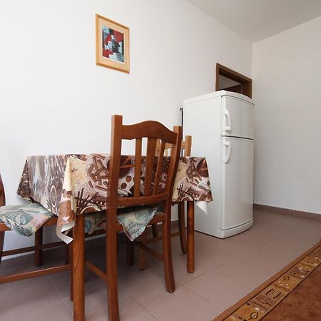 Apartments And Rooms By The Sea Starigrad, Paklenica - 6591 Room photo